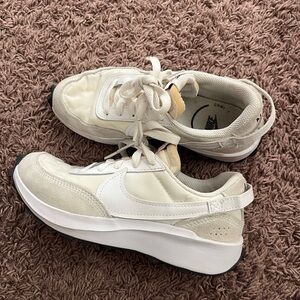 Nike Womens Size 5 Waffle Debut Sneakers DH9523-100 Sail White Athletic Shoes